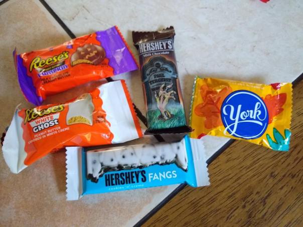 Hershey-Reeses Halloween Shapes Mix
